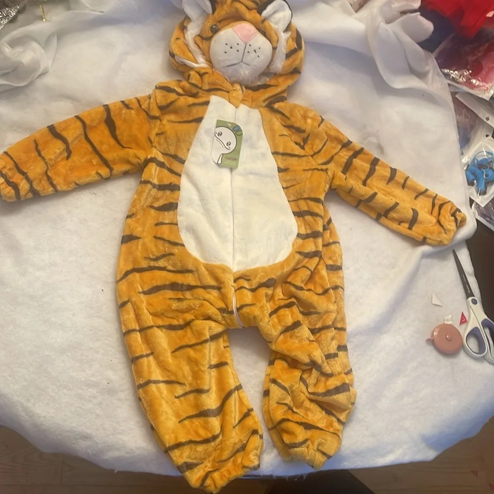 Tiger Striped Baby Onesie Costume super soft nwt 110 or size 4